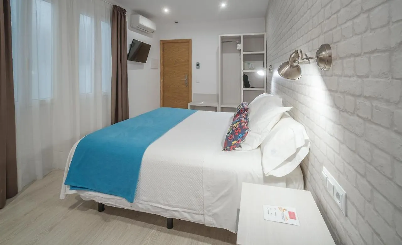 Hostal Menurka Ciutadella  Ostello