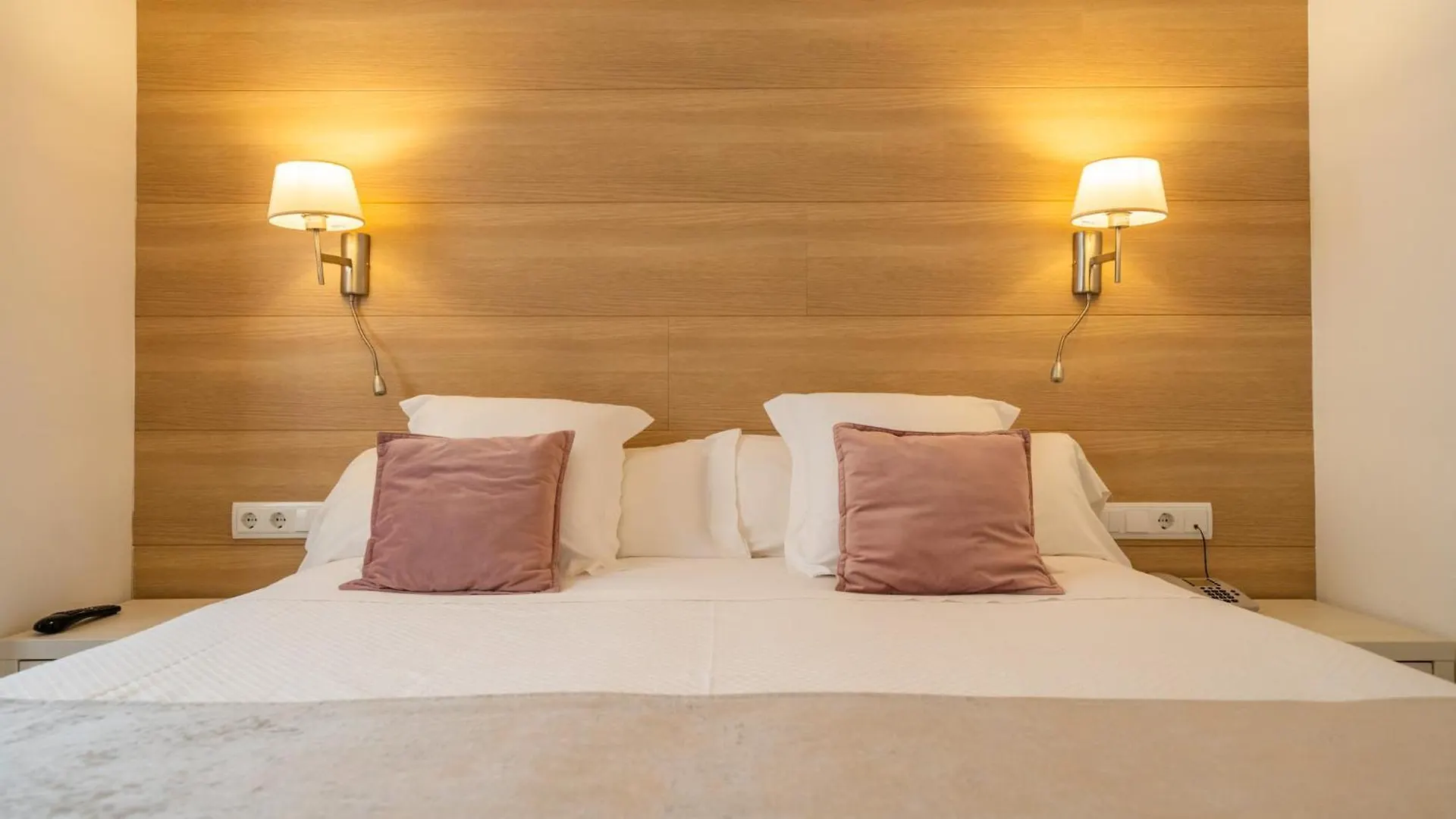 Hostal Menurka Ciutadella  Ostello