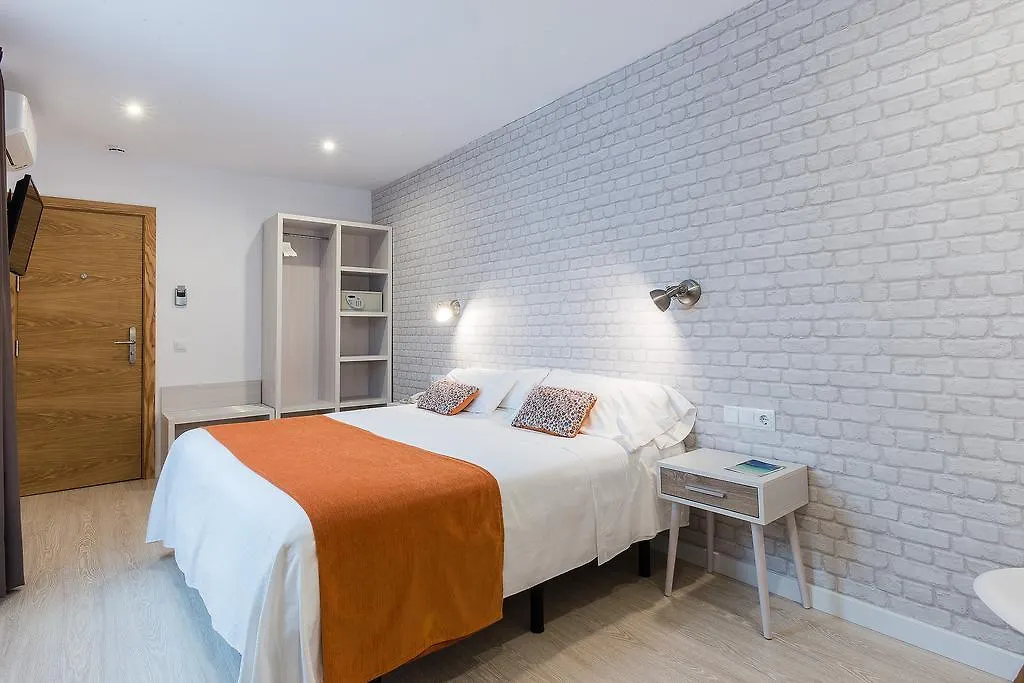 Hostal Menurka Ciutadella  Ostello